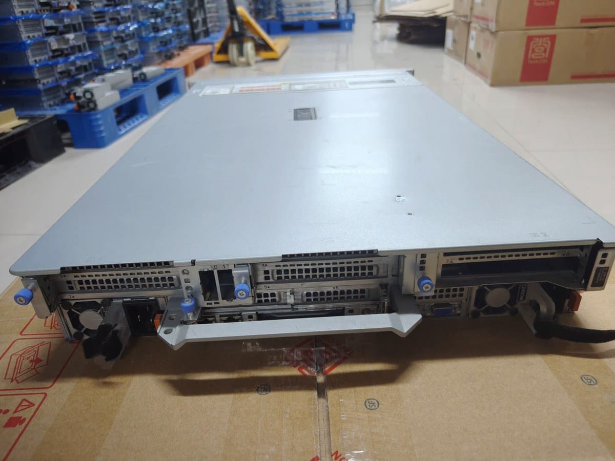 Dell PowerEdge R7525 front bezel and drive bays, real warehouse unit