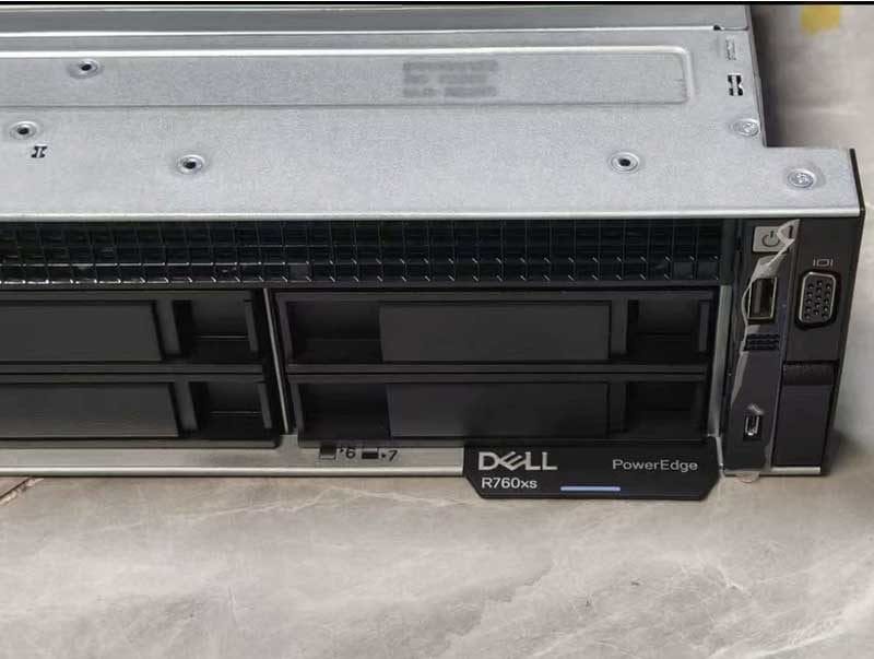 Dell PowerEdge R760xs front bezel and hot-swap drive bays, actual unit