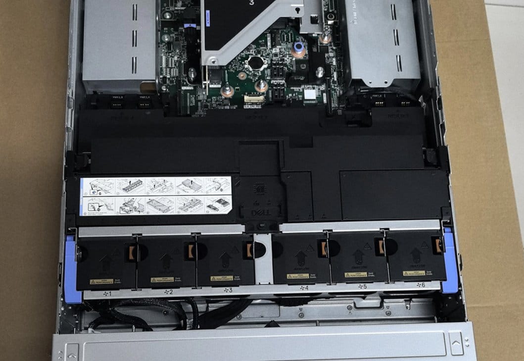 Inside a real Dell PowerEdge R7615: six cooling fans and single-socket air shroud