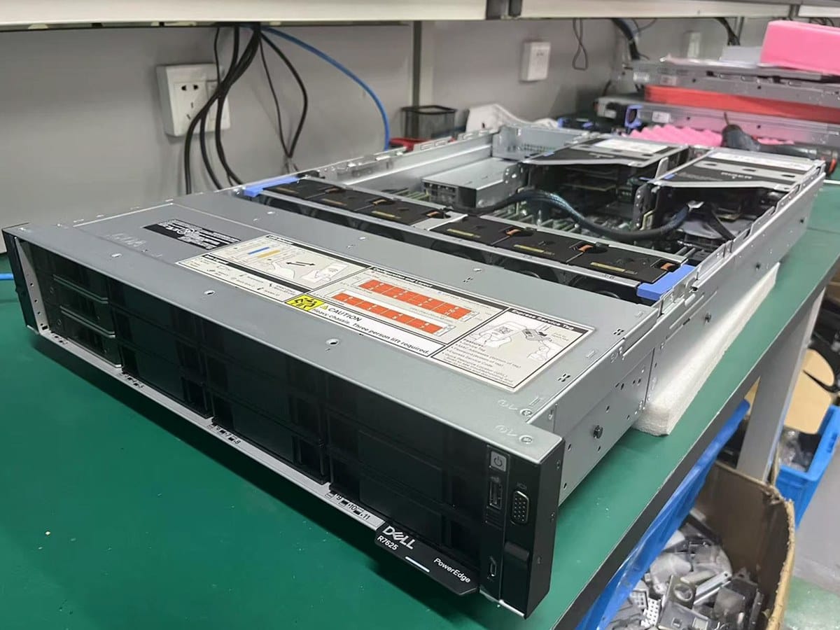Dell PowerEdge R7625 front bezel and drive bays, real warehouse unit