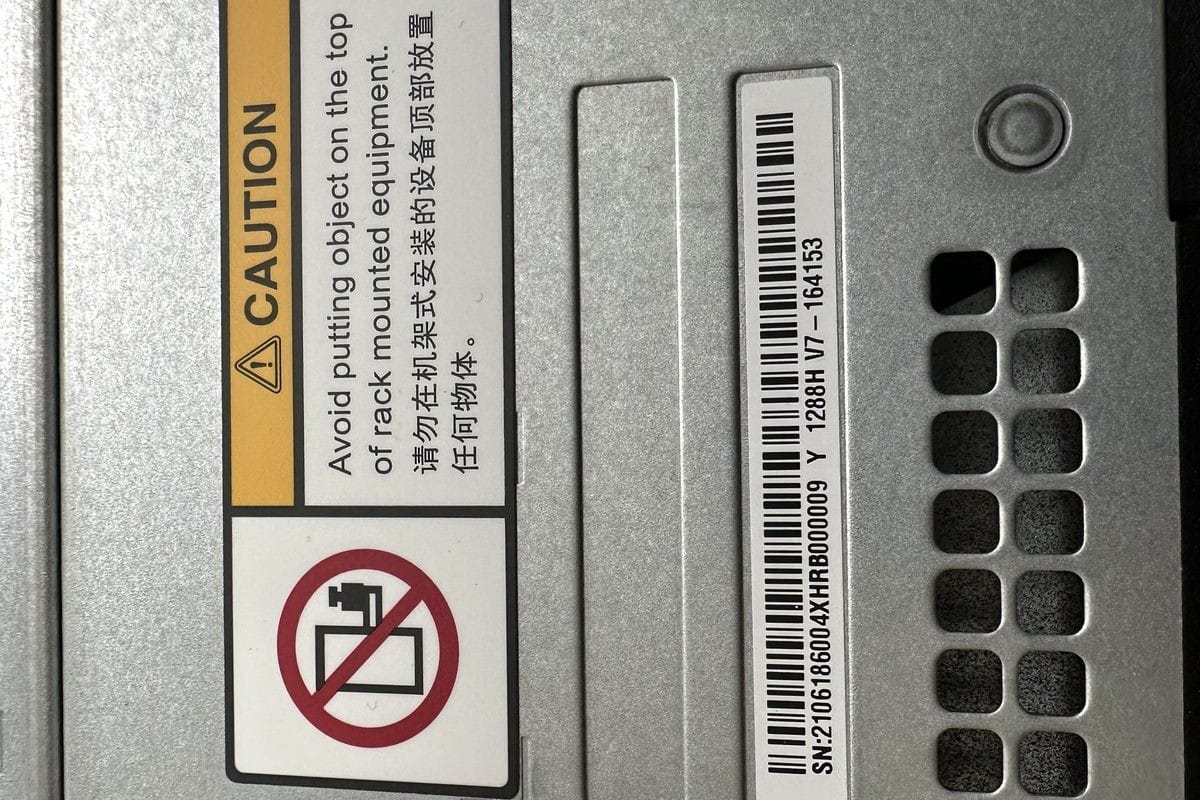 FusionServer 1288H V7 serial number and model tag