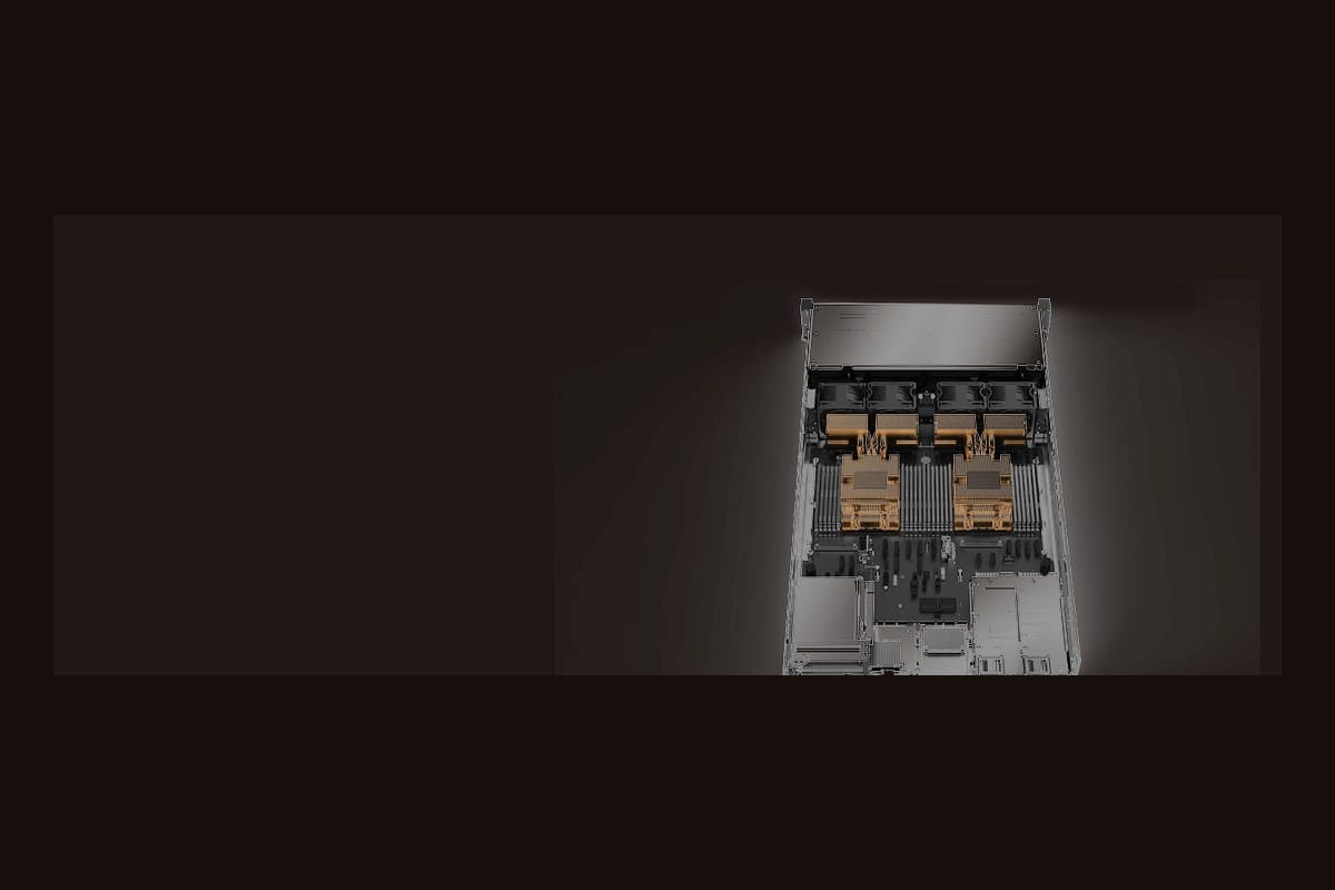 xFusion 2258H V8 close top view of dual EPYC processors, memory and fans