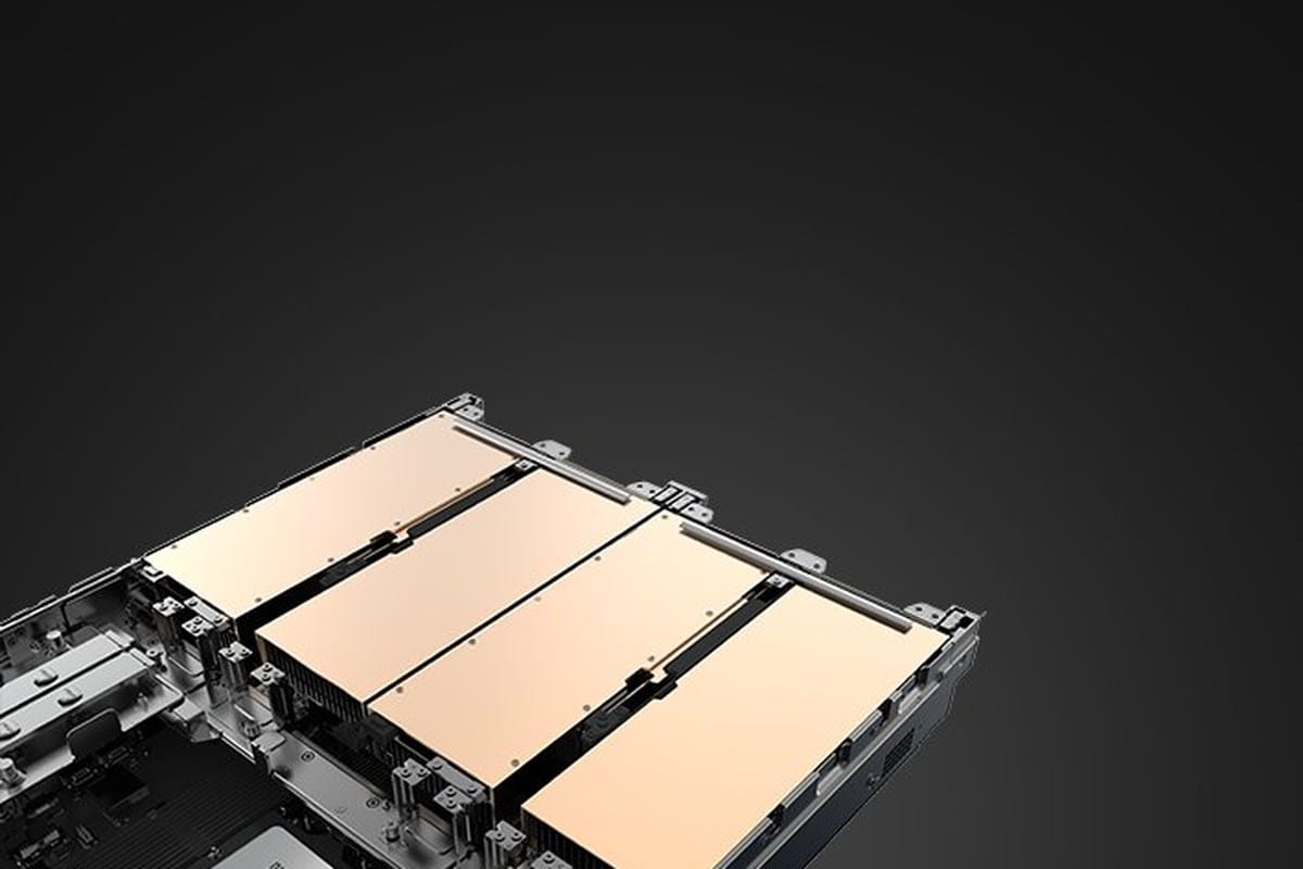 xFusion 2158H V8 compute and accelerator modules inside the chassis